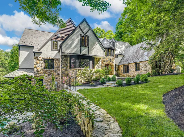 273 Newtown Turnpike, Redding, CT 06896