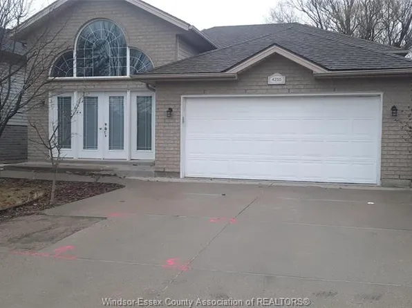 4255 Zurich Ave, Windsor, ON N9G 2Z7