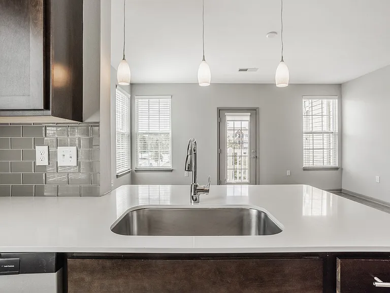 The Avenue at Polaris Apartments — Photo 6