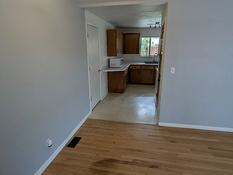 7070 Beacon Way — Photo 10