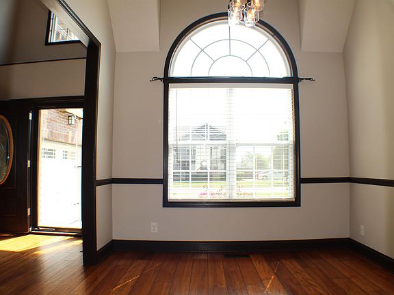 3rd image of 1481 Apache Way