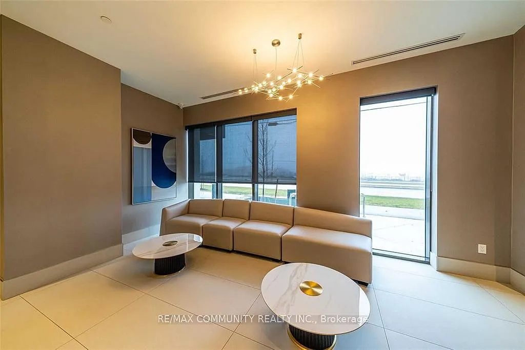 2 bed, $2,400 — Photo 4