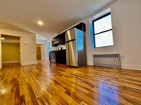 2nd image of 118 S Broadway #6
