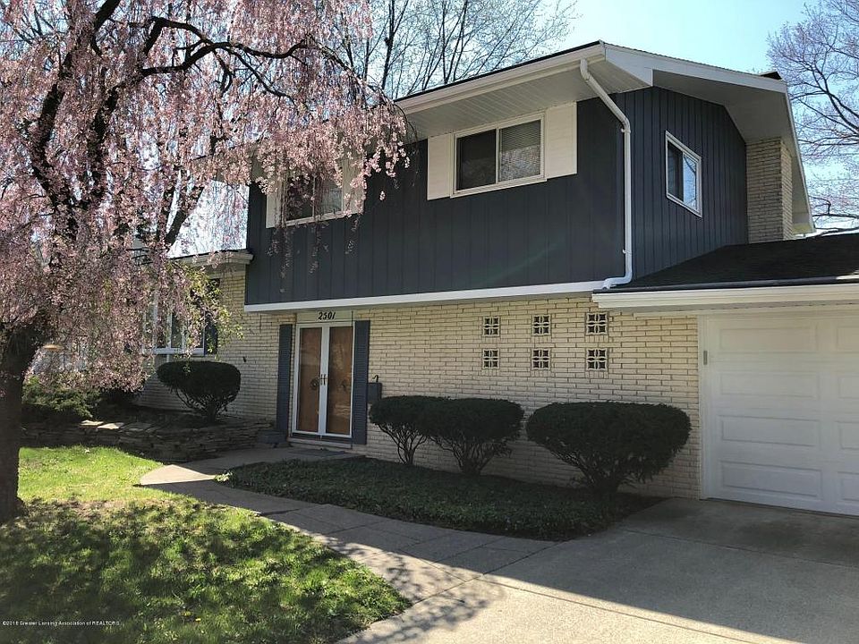 1st image of 2501 Woodview Dr