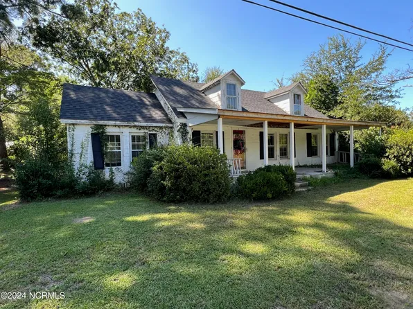 15572 Nc 131 Highway, Bladenboro, NC 28320