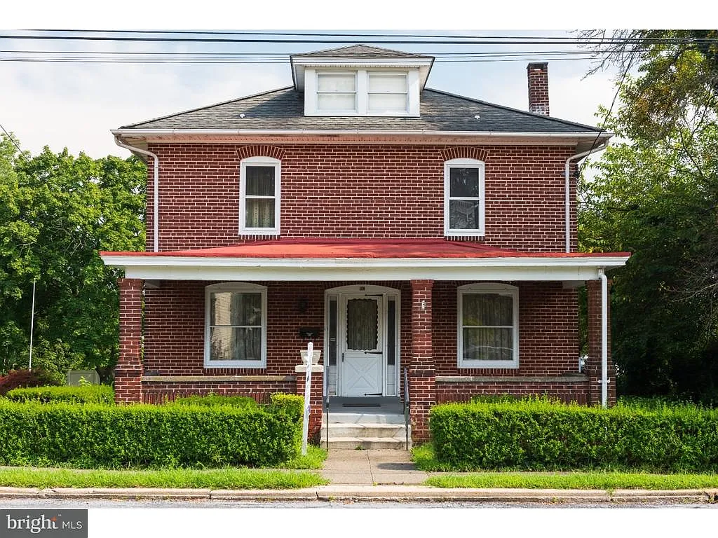 24 E Vine St photo 1
