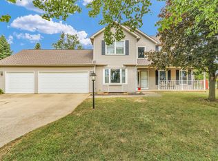 702 Northridge Dr, Mahomet, IL