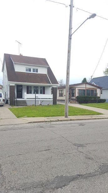 1st image of 12408 Farringdon Ave