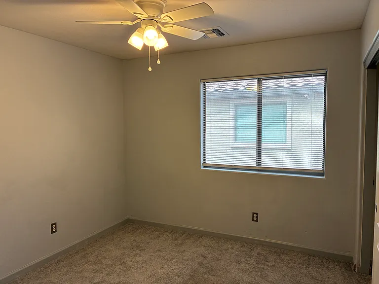 25550 W Pioneer St — Photo 25