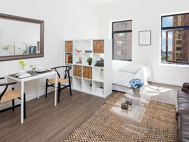 44 E End Ave #4C — Photo 1