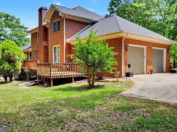 4th image of 107 Big Oak Dr