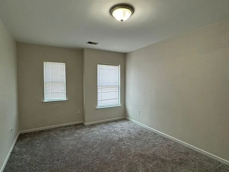 670 Summer Hill Way — Photo 17