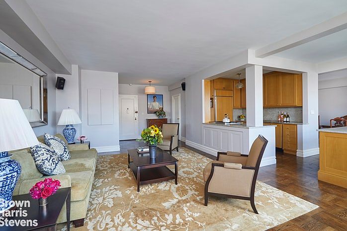 1st image of 2 Horatio St #12RS