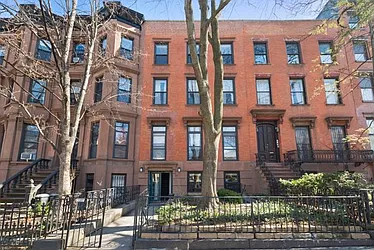 135 Clinton Avenue in Clinton Hill