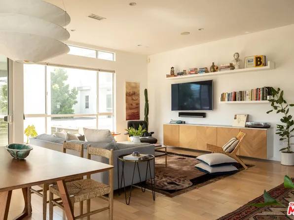 1201 N Las Palmas Ave, Los Angeles, CA 90038
