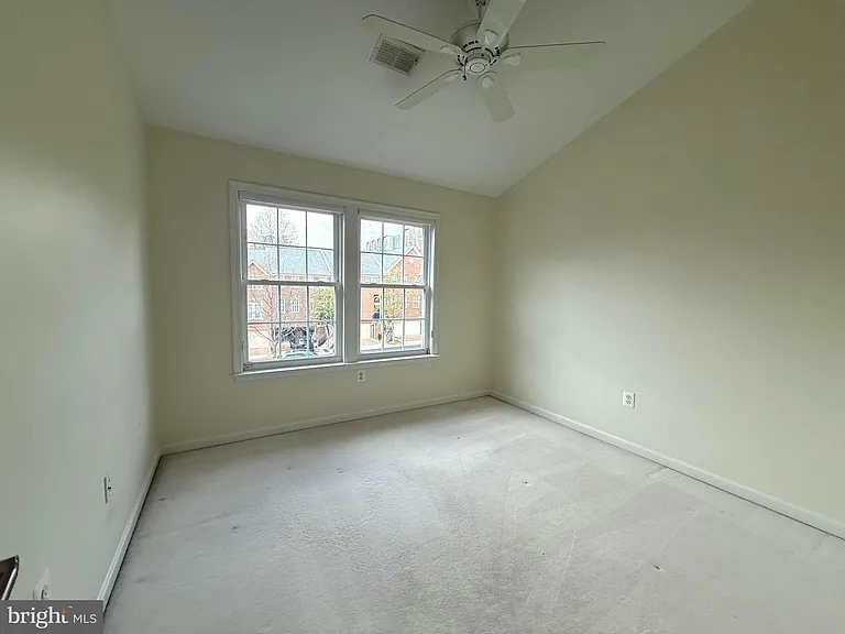 102 Lounsbury Pl — Photo 19