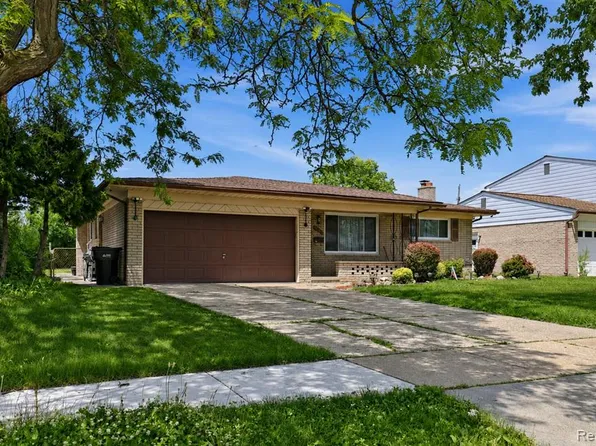 3125 Hedge Dr, Sterling Heights, MI 48310
