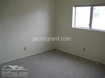 5th image of 1345 Elizabeth Dr APT 2