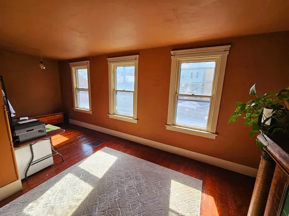3842 Baytree St, Pittsburgh, PA 15214