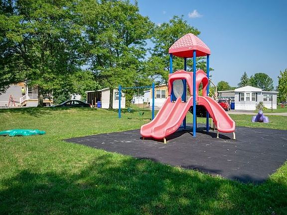 5th image of 387 Birchwood Dr #387