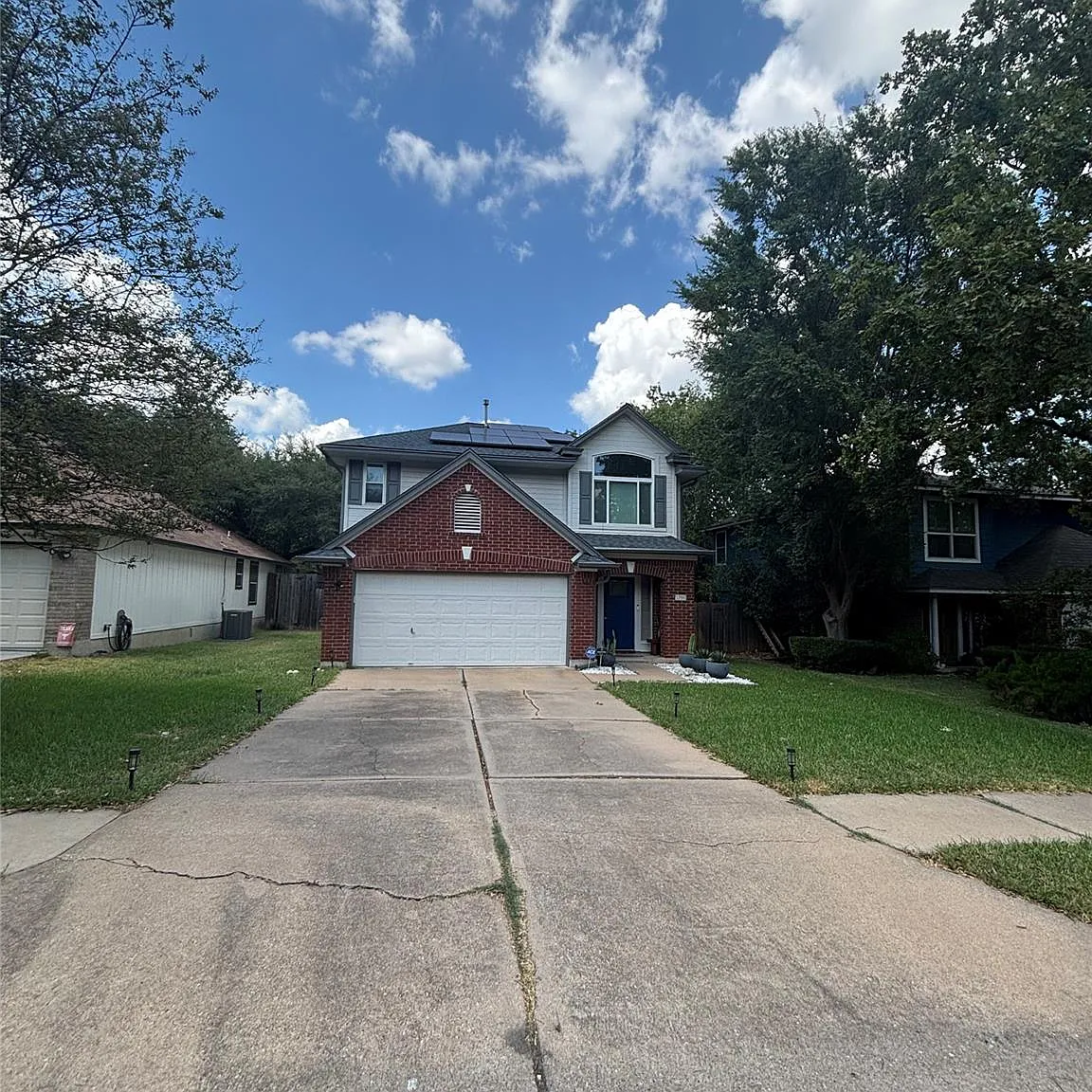 3 bed, 2.5 bath, 1987 sqft, $2,495 — Photo 1