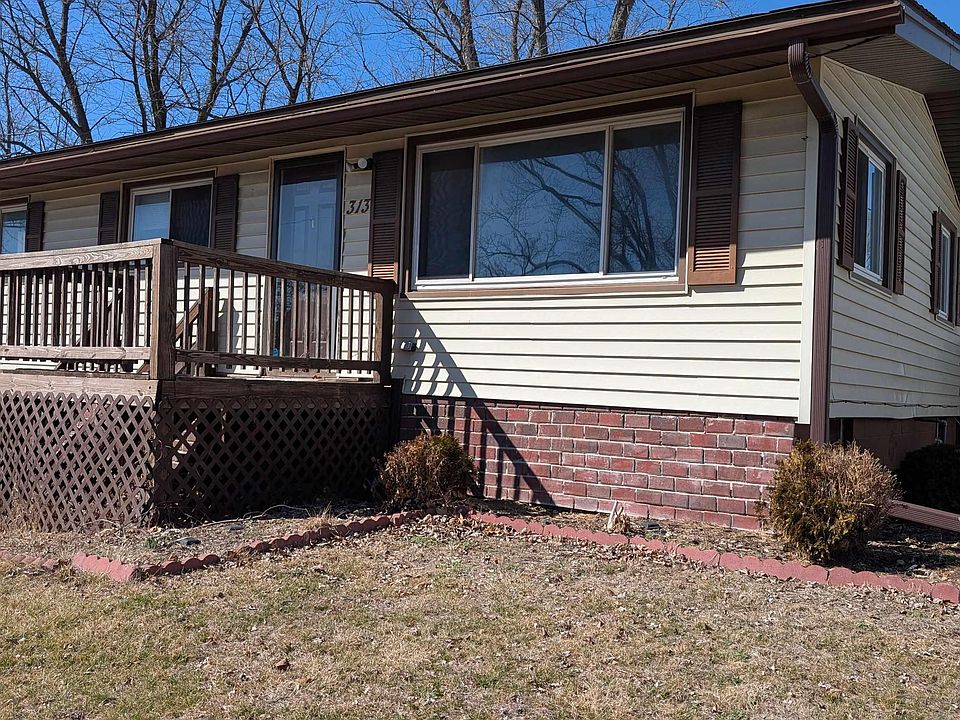 1st image of 313 Hawthorne Cir