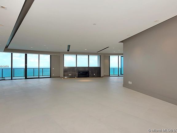 5th image of 18555 Collins Ave APT 1501