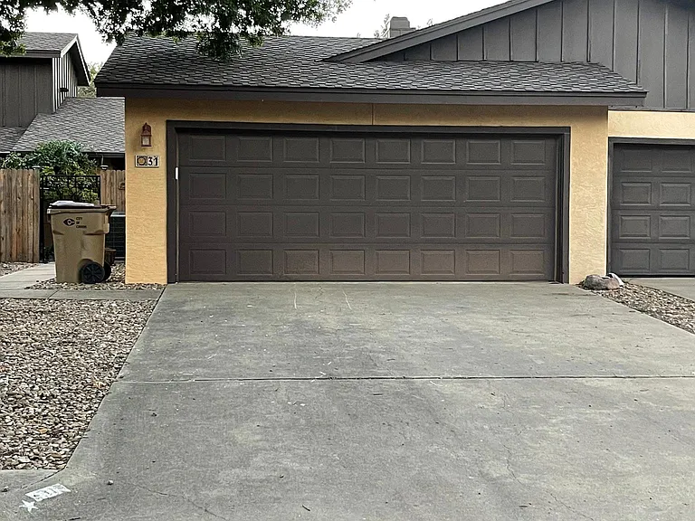 31 Cottonwood Ln — Photo 1