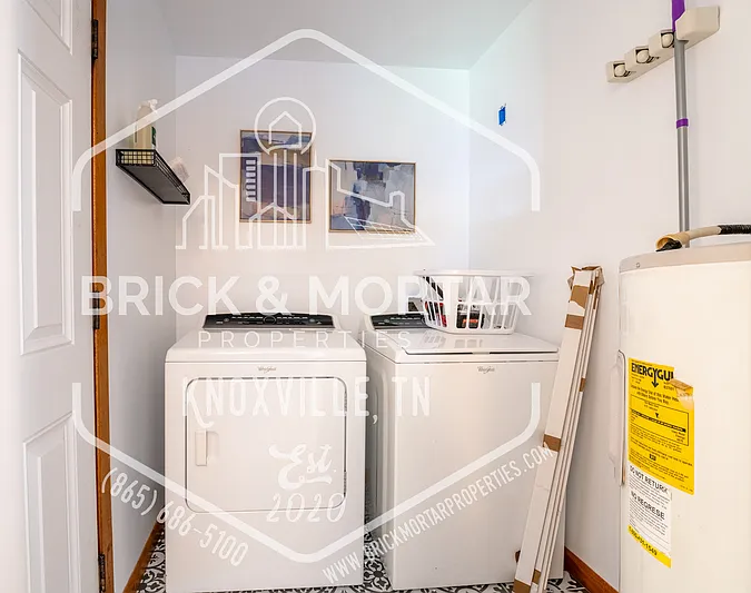 2407 Holbrook Dr — Photo 10