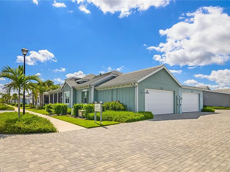 7286 Saona Ct — Photo 24
