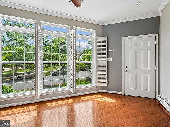 2nd image of 15270 Regents Park Dr