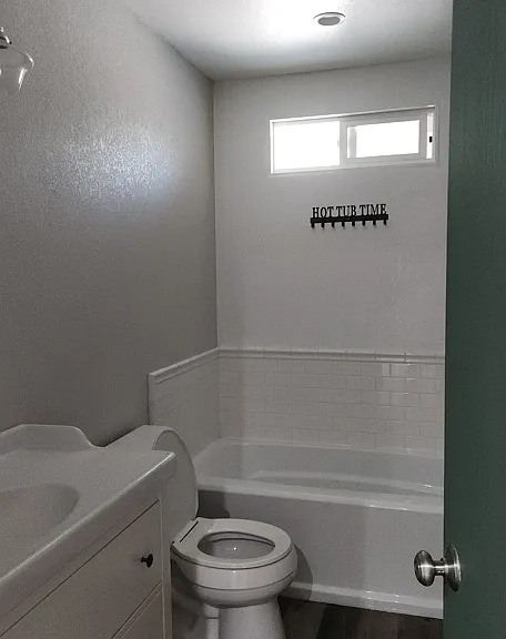 7 California Ave — Photo 6