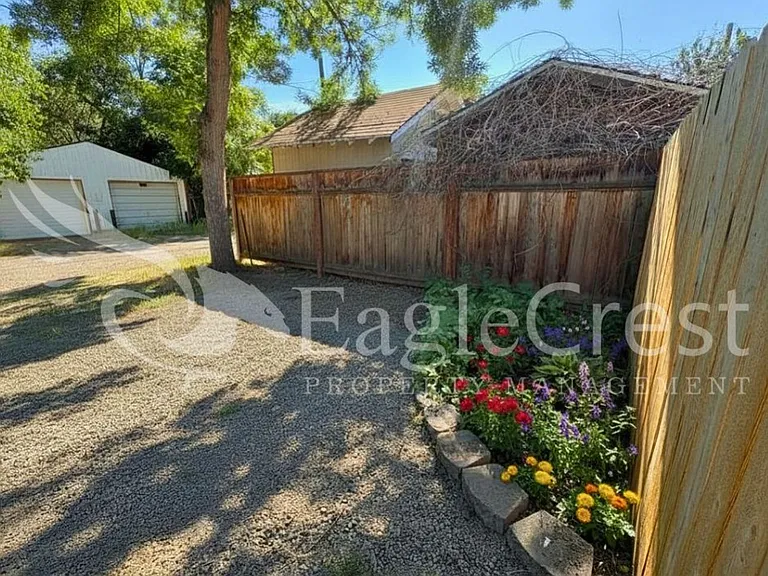 532 Washington St — Photo 17