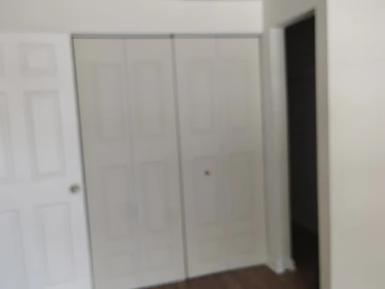 Spencer Ave — Photo 4
