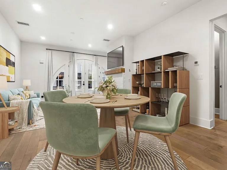 510 Heatherden Ave #E202-C — Photo 6