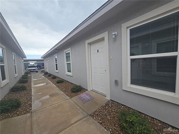 4th image of 1001 N Clarence Ave