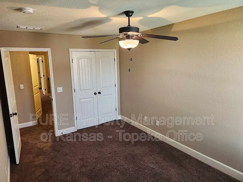 3 bed, 3.0 bath, 1604 sqft, $2,125 — Photo 2