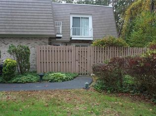 18 Caddy Rock Rd APT B, North Kingstown, RI 02852