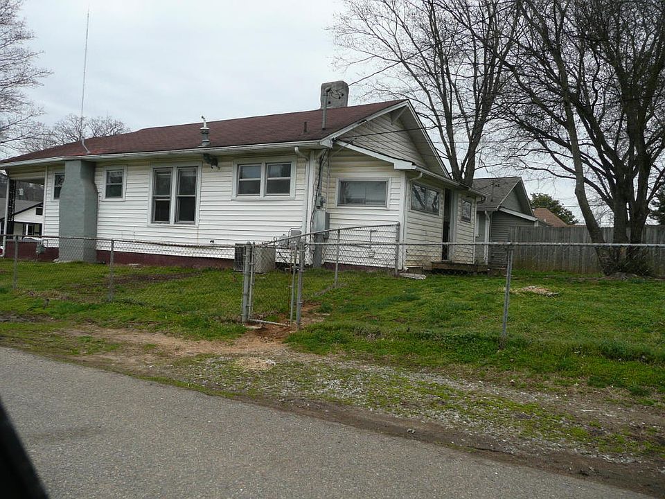 2nd image of 400 E Springdale Ave