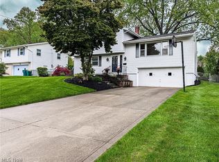 9386 Gettysburg Dr, Twinsburg, OH 44087