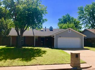 300 N Rockypoint Dr, Edmond, OK 73003