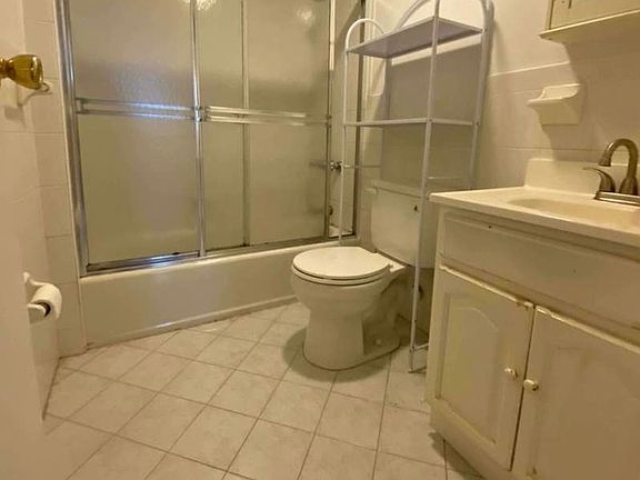4th image of 493 Henry St #2R