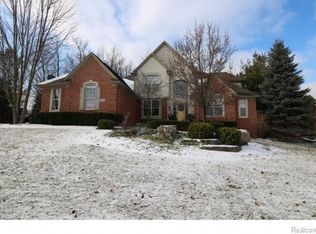6912 Oakhurst Ridge Rd, Clarkston, MI 48348