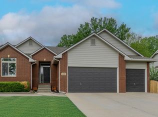 1321 S Ravenwood Ct, Derby, KS 67037