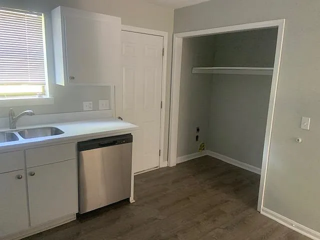 648 Ridgeway Rd - 648 Ridgeway — Photo 3