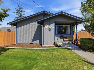 209 16th St SW, Puyallup, WA 98371
