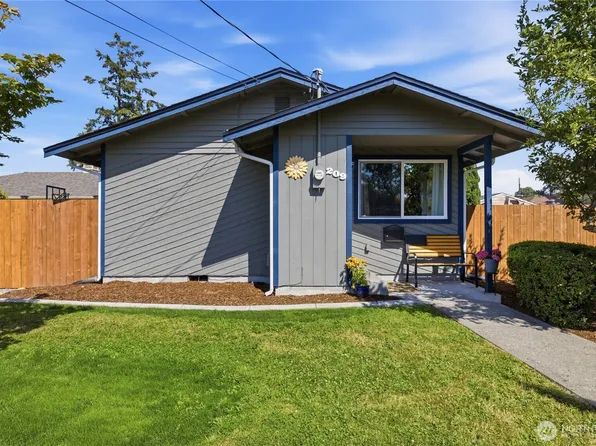 209 16th St SW, Puyallup, WA 98371