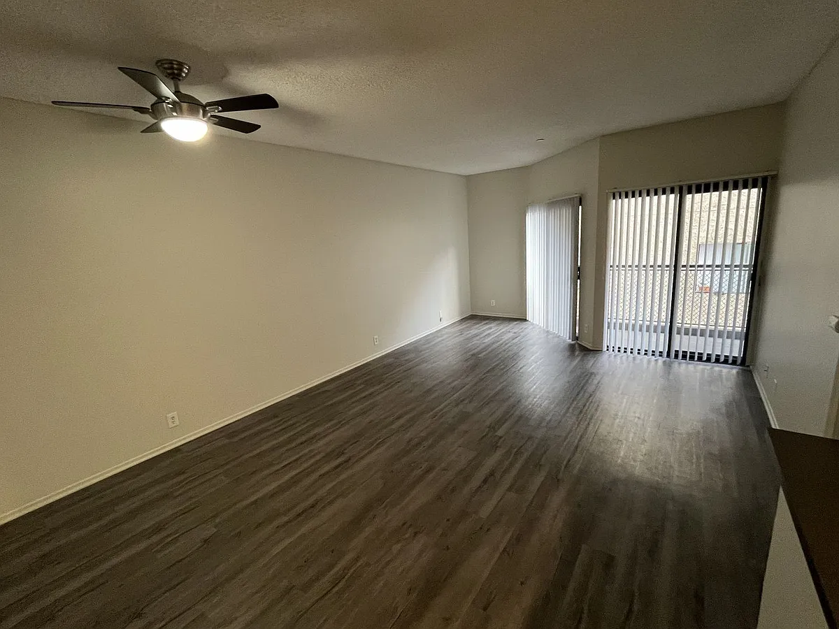 Floor plan 305
