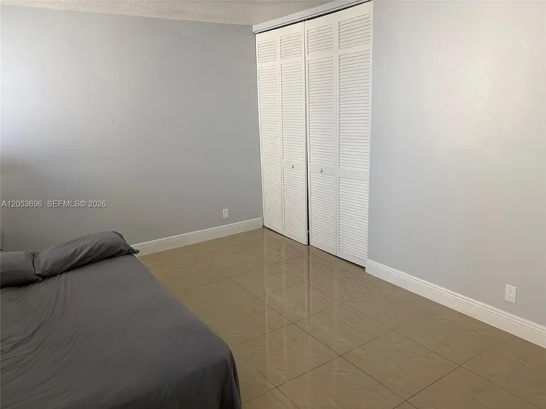427 Golden Isles Dr #10D — Photo 11