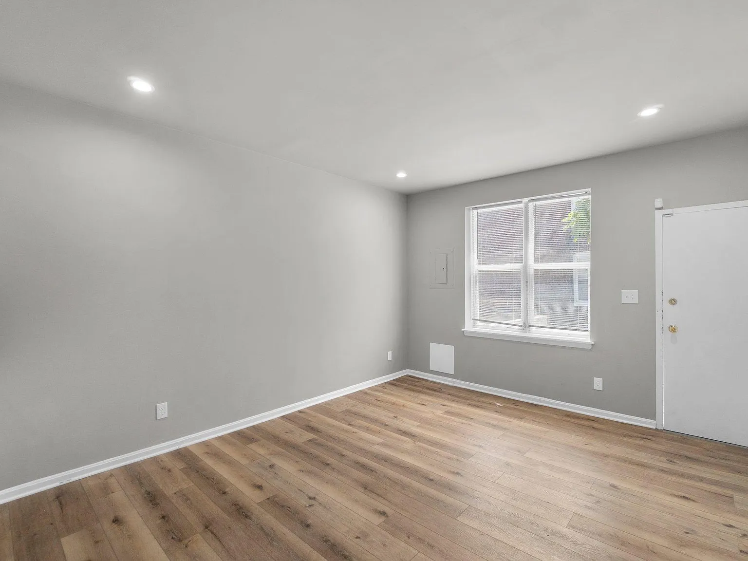 3 bed, 1444 sqft, $2,150 — Photo 2